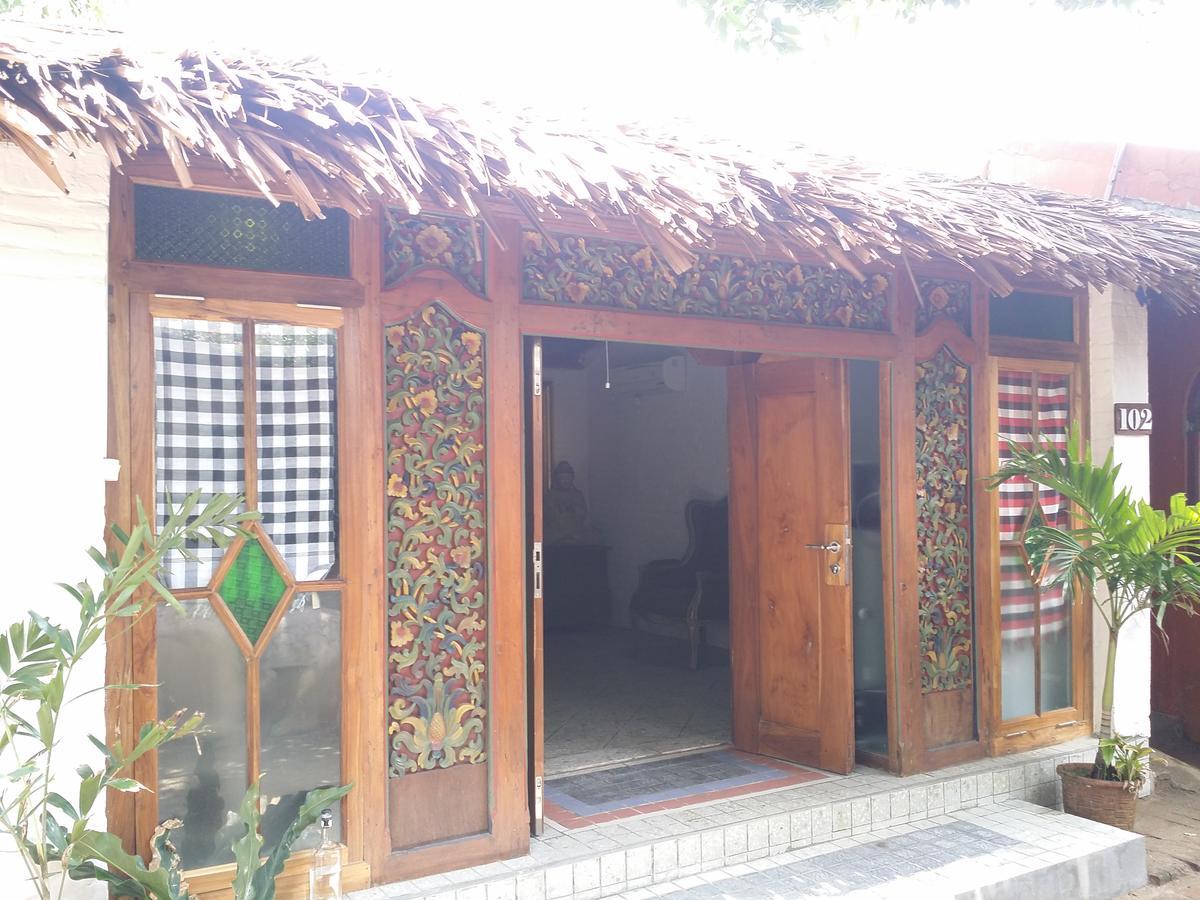 Villa Isabella Putri B&B Jepara Exterior photo